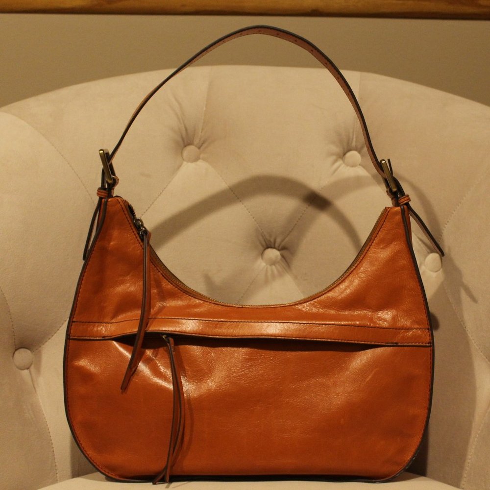 HOBO Brand Prevail Crescent Genuine leather bag New with Tags